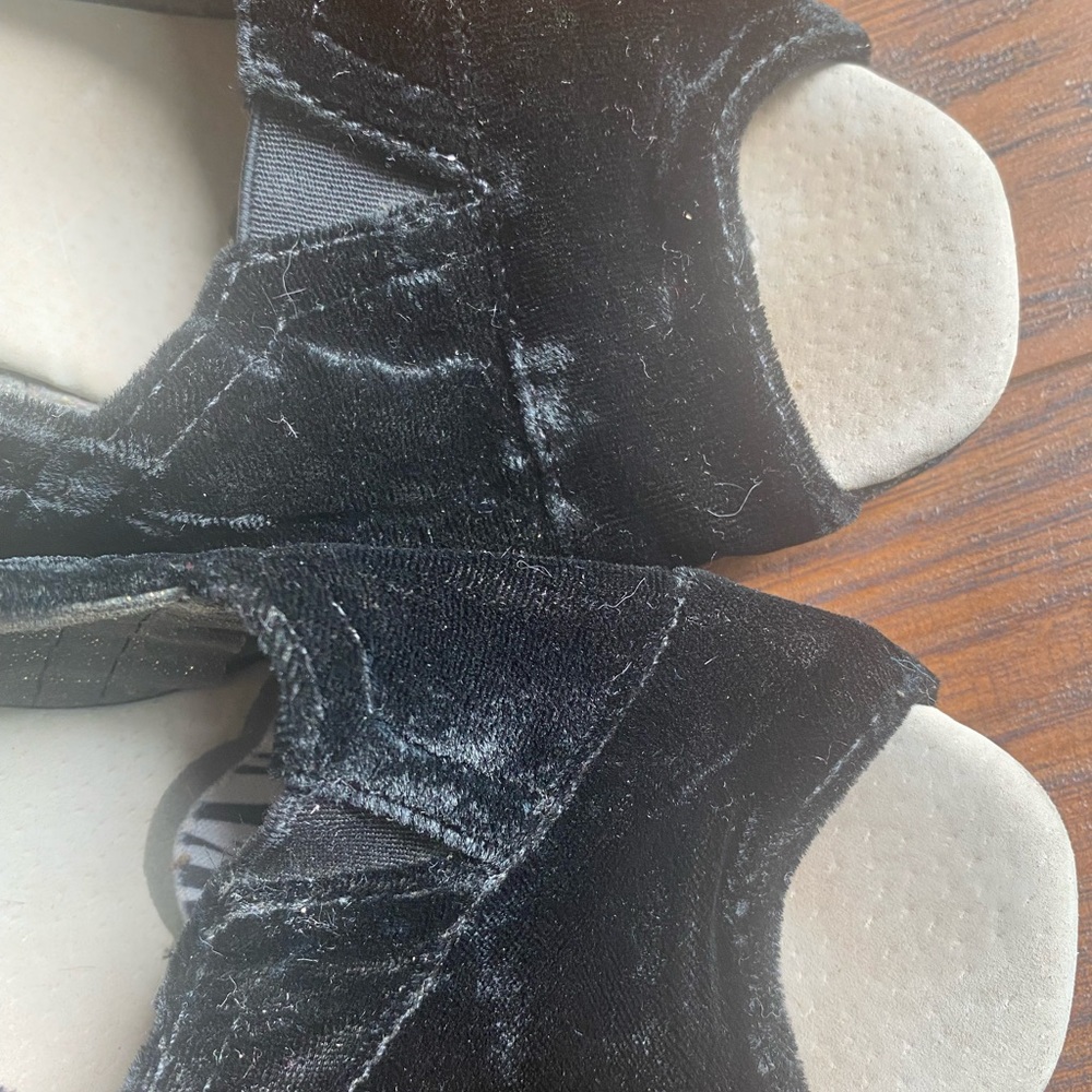 Toms - Picture 5 of 6